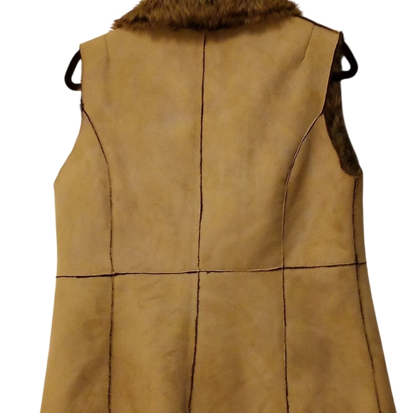 Fever -Vintage Faux Fur, Full Vest Polyester Suede, Size L Tan, 1 Button Closure - Picture 4 of 16